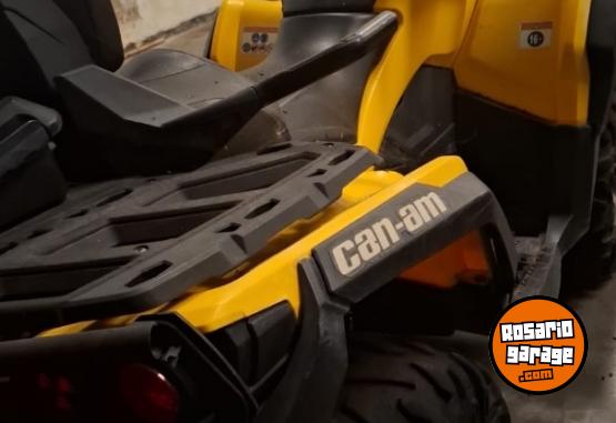Cuatris y UTVs - Can Am Outlander bi-plaza G2 Max 2014 15700Km - En Venta