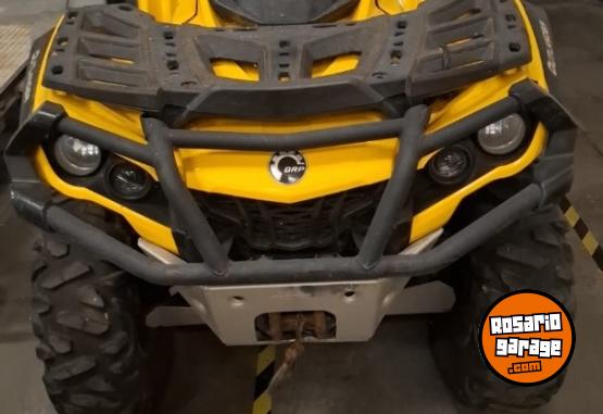 Cuatris y UTVs - Can Am Outlander bi-plaza G2 Max 2014 15700Km - En Venta