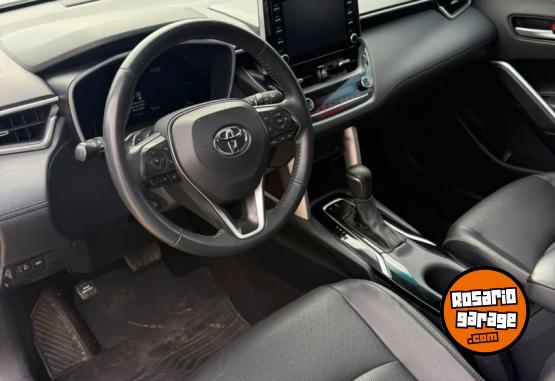 Camionetas - Toyota Corolla Cross Seg 2021 Nafta 83000Km - En Venta