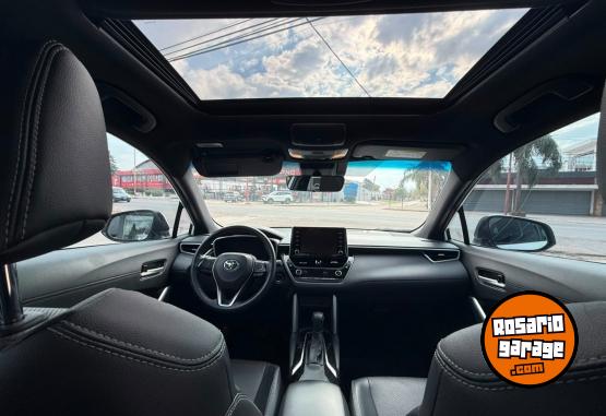Camionetas - Toyota Corolla Cross Seg 2021 Nafta 83000Km - En Venta
