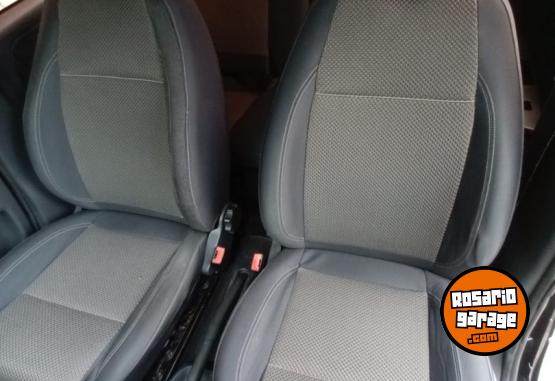 Autos - Volkswagen Suran highline 2012 GNC 111Km - En Venta
