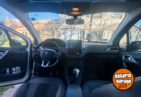 Autos - Peugeot 208 urban tech 2019 Nafta 104000Km - En Venta