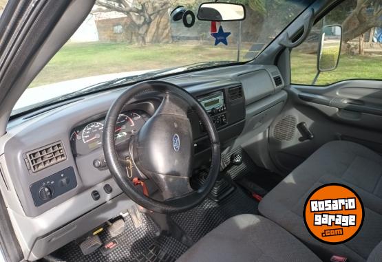 Camiones y Gr�as - FORD 4000 AUXILIO - En Venta