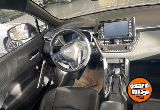 Autos - Toyota COROLLA CROSS SEG HIBRIDA 2022 Nafta 60140Km - En Venta