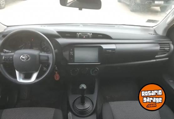 Camionetas - Toyota Hilux 2021 Nafta 131000Km - En Venta