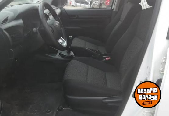 Camionetas - Toyota Hilux 2021 Nafta 131000Km - En Venta