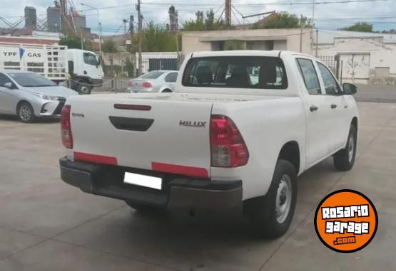 Camionetas - Toyota Hilux 2021 Nafta 131000Km - En Venta