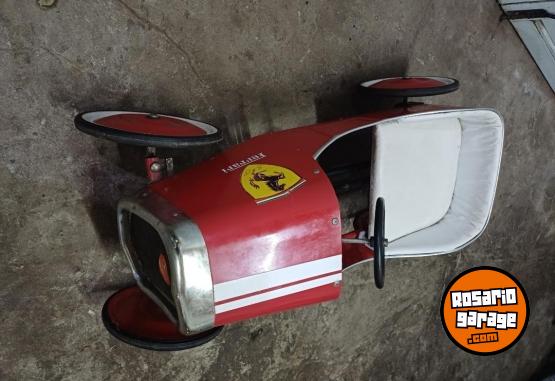Otros - Auto a pedal de metal - En Venta