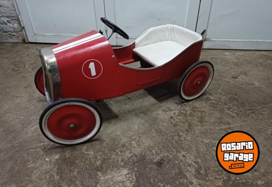 Otros - Auto a pedal de metal - En Venta
