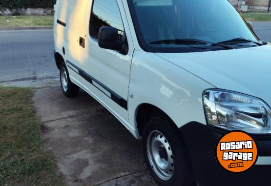 Utilitarios - Peugeot Partner 2022 GNC 69886Km - En Venta