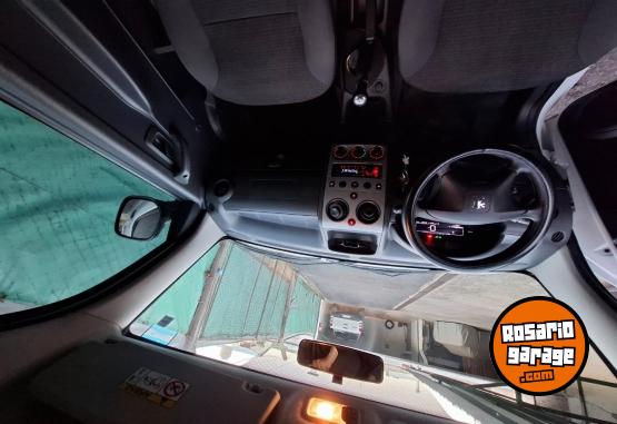 Utilitarios - Peugeot Partner 2024 Diesel 19000Km - En Venta