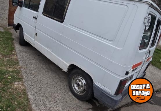 Utilitarios - Peugeot Trafic 1997 GNC 111111Km - En Venta