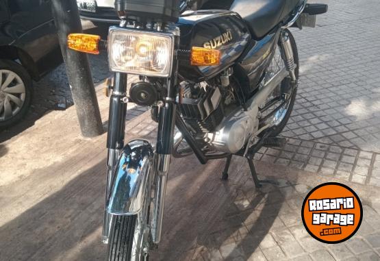 Motos - Suzuki AX100 2025 Nafta 1000Km - En Venta