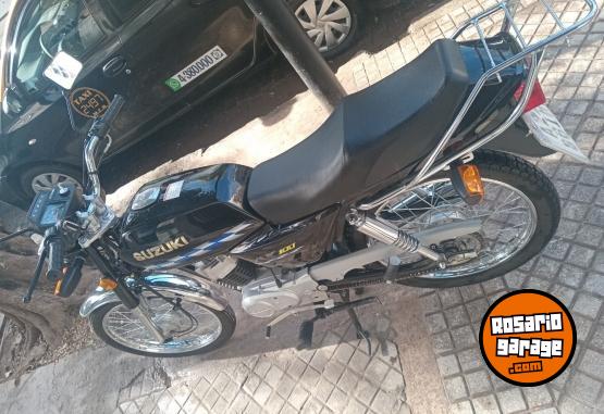 Motos - Suzuki AX100 2025 Nafta 1000Km - En Venta