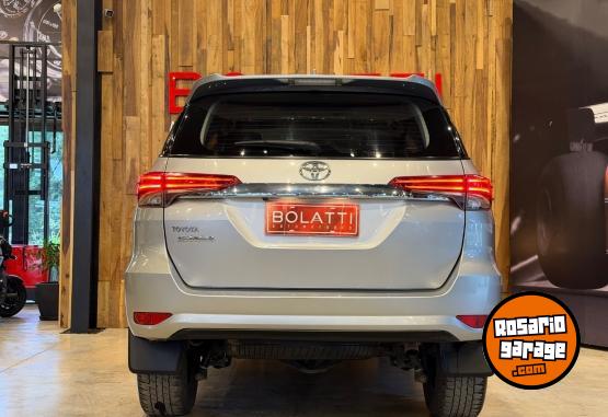 Camionetas - Toyota SW4 SR 4X4 AT 2019 Diesel 175000Km - En Venta