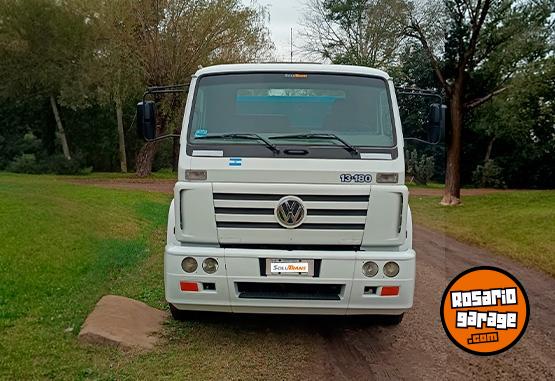 Camiones y Grúas - Volskwagen 13180 - Año 2005 - En Venta
