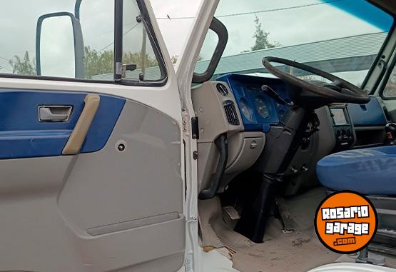 Camiones y Grúas - Volskwagen 13180 - Año 2005 - En Venta