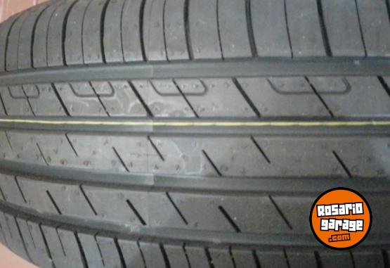 Accesorios para Autos - Goodyear 195/60 R16 con llanta de aleación - En Venta