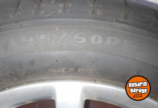 Accesorios para Autos - Goodyear 195/60 R16 con llanta de aleación - En Venta