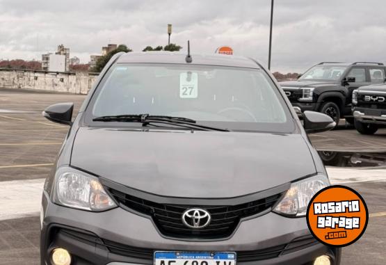 Autos - Toyota Etios XLS 2022 Nafta 37000Km - En Venta