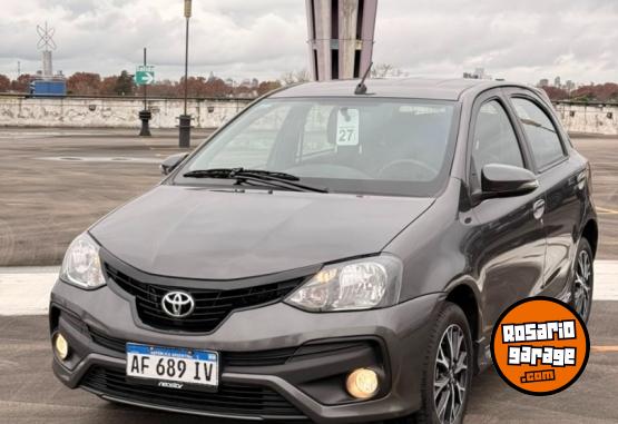 Autos - Toyota Etios XLS 2022 Nafta 37000Km - En Venta