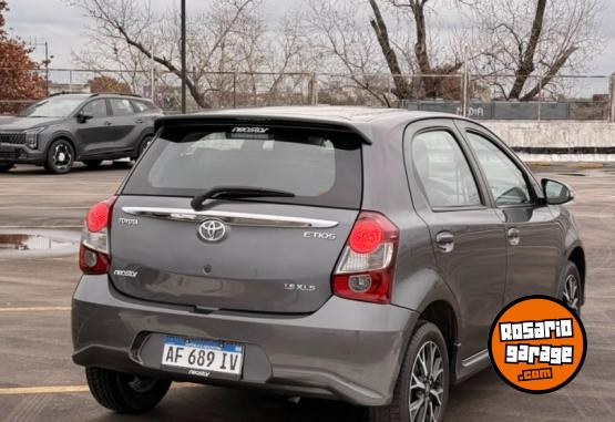 Autos - Toyota Etios XLS 2022 Nafta 37000Km - En Venta