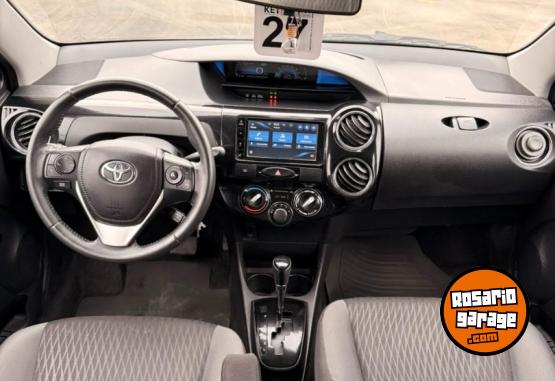 Autos - Toyota Etios XLS 2022 Nafta 37000Km - En Venta