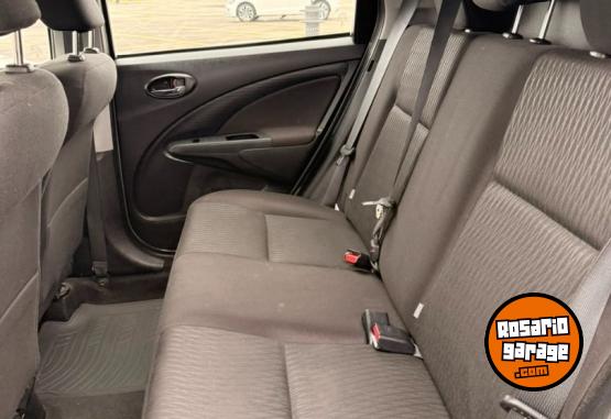 Autos - Toyota Etios XLS 2022 Nafta 37000Km - En Venta