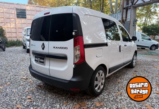 Utilitarios - Renault KANGOO CONFORT 2022 Nafta 150000Km - En Venta