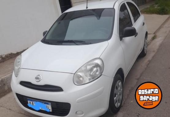 Autos - Nissan March 2016 Nafta 142000Km - En Venta