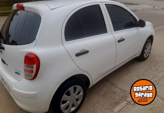 Autos - Nissan March 2016 Nafta 142000Km - En Venta