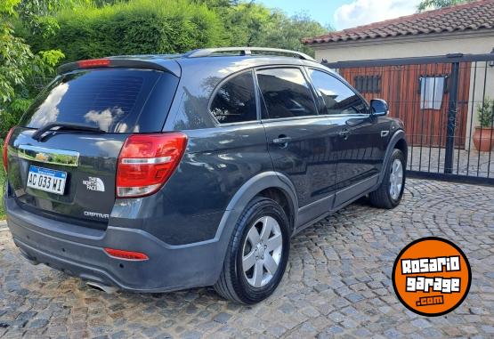 Camionetas - Chevrolet Captiva LS 2017 GNC 130000Km - En Venta