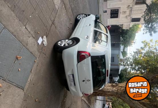 Autos - Renault Clio confort 2016 Nafta 105000Km - En Venta