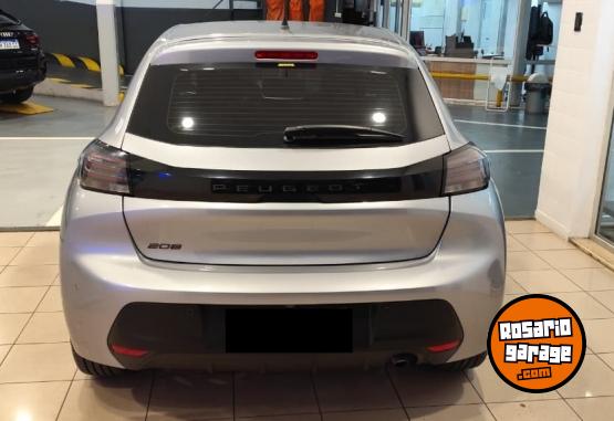 Autos - Peugeot 208 ALLURE MT 2025 Nafta 8000Km - En Venta