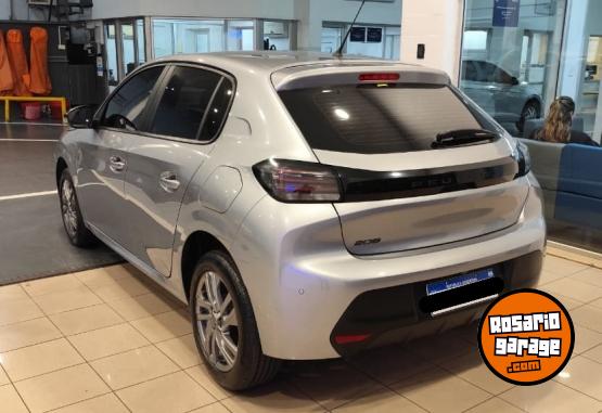 Autos - Peugeot 208 ALLURE MT 2025 Nafta 8000Km - En Venta