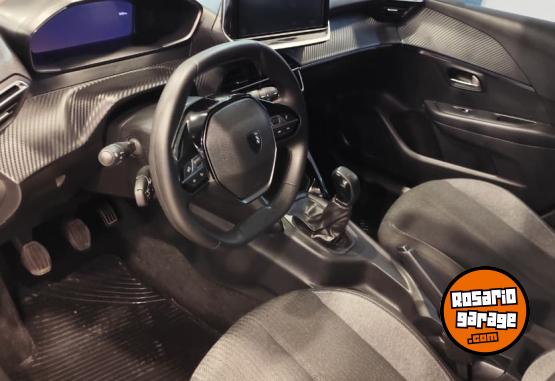 Autos - Peugeot 208 ALLURE MT 2025 Nafta 8000Km - En Venta