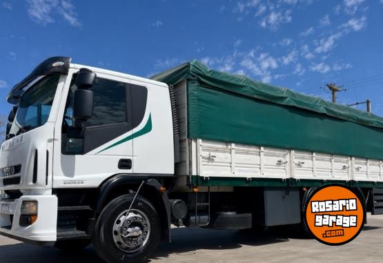 Camiones y Grúas - Iveco tector - En Venta