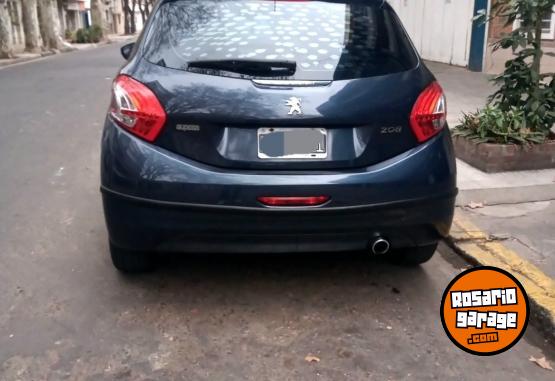 Autos - Peugeot 208 2013 Nafta 93000Km - En Venta
