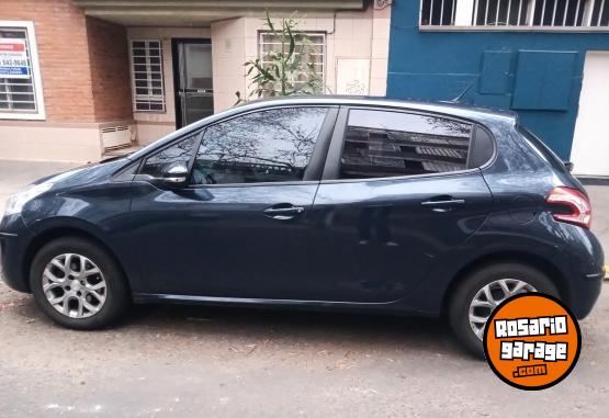 Autos - Peugeot 208 2013 Nafta 93000Km - En Venta