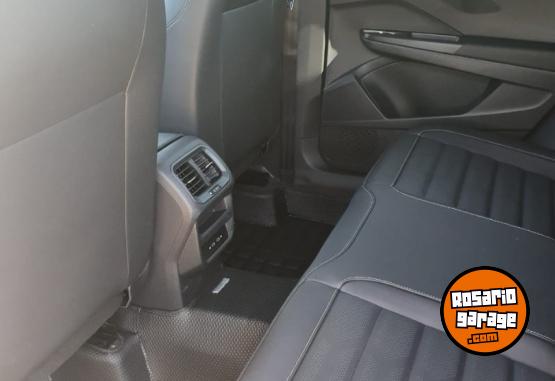 Camionetas - Volkswagen TAOS HIGHLINE 2025 Nafta 12000Km - En Venta