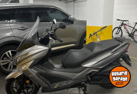 Motos - Kymco X-Town 2024 Nafta 4500Km - En Venta