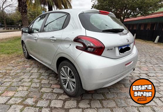 Autos - Peugeot 208 2019 Nafta 33500Km - En Venta
