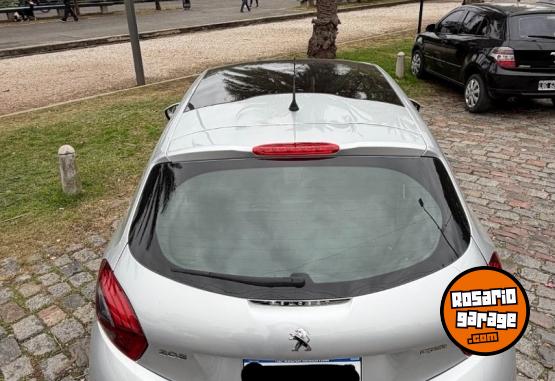 Autos - Peugeot 208 2019 Nafta 33500Km - En Venta