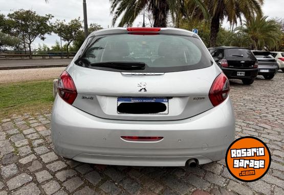 Autos - Peugeot 208 2019 Nafta 33500Km - En Venta
