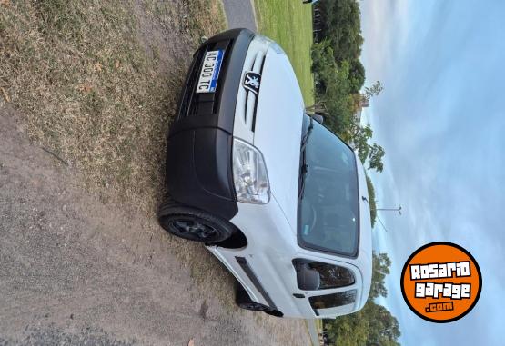 Utilitarios - Peugeot Partner 2017 Diesel 170000Km - En Venta