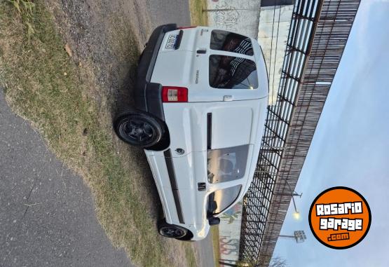 Utilitarios - Peugeot Partner 2017 Diesel 170000Km - En Venta