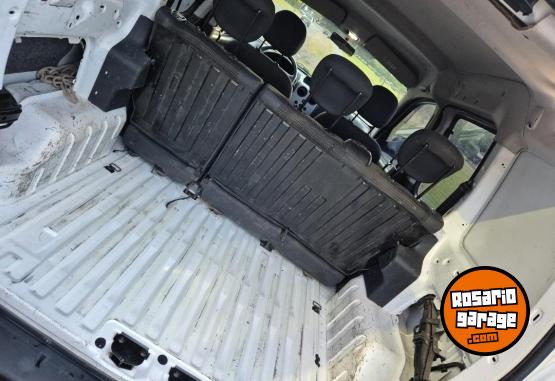 Utilitarios - Peugeot Partner 2017 Diesel 170000Km - En Venta