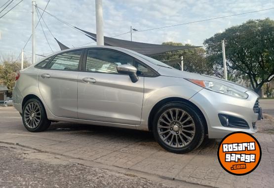 Autos - Ford Fiesta kinetic se plus 2013 Nafta 130000Km - En Venta
