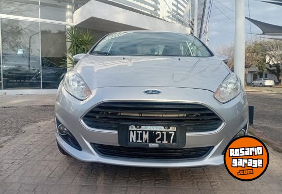 Autos - Ford Fiesta kinetic se plus 2013 Nafta 130000Km - En Venta