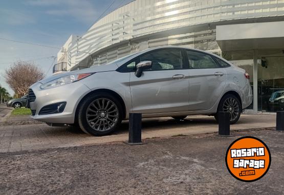 Autos - Ford Fiesta kinetic se plus 2013 Nafta 130000Km - En Venta